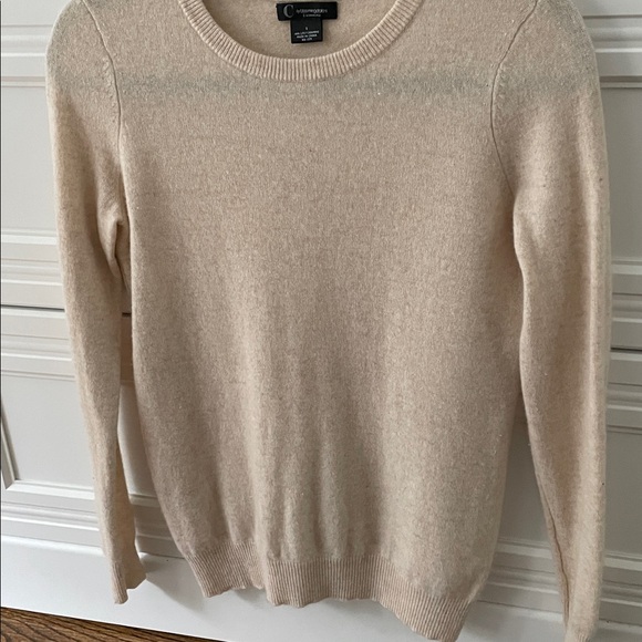 Bloomingdale's Soft Cream Cashmere Crew Neck Sweater - Picture 6 of 6